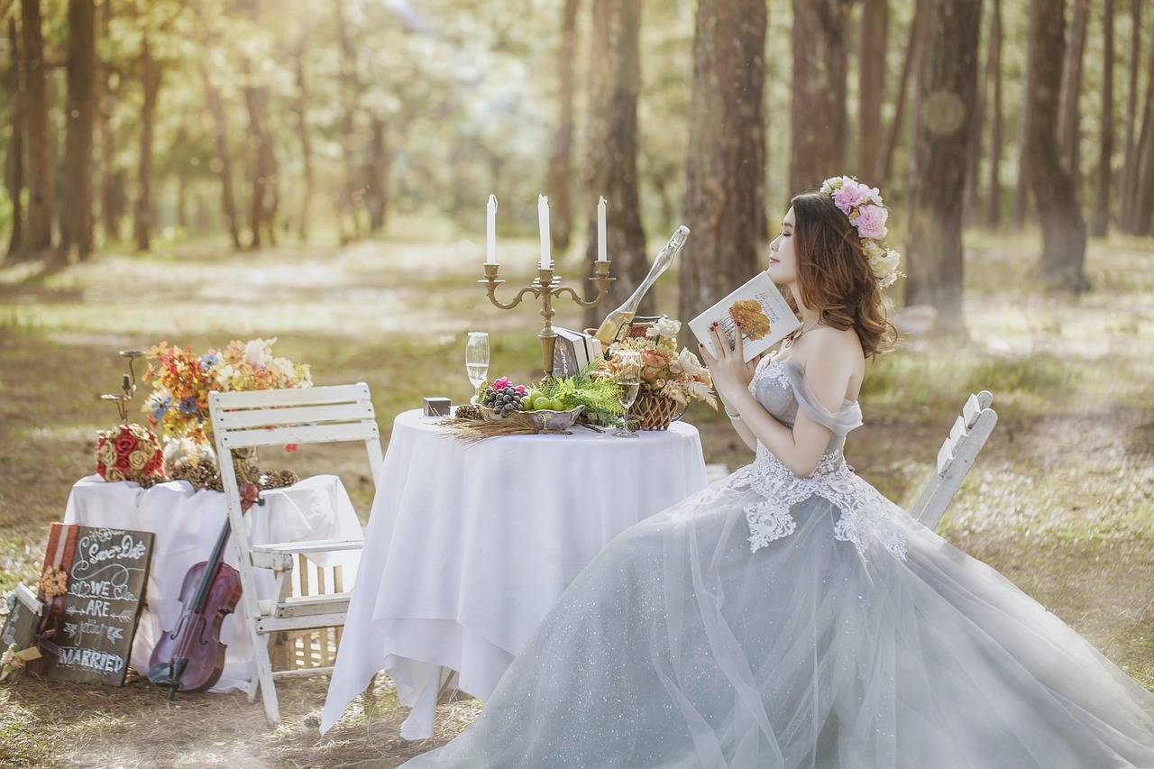 Jak upiąć boba na wesele, by fryzura wyglądała elegancko?